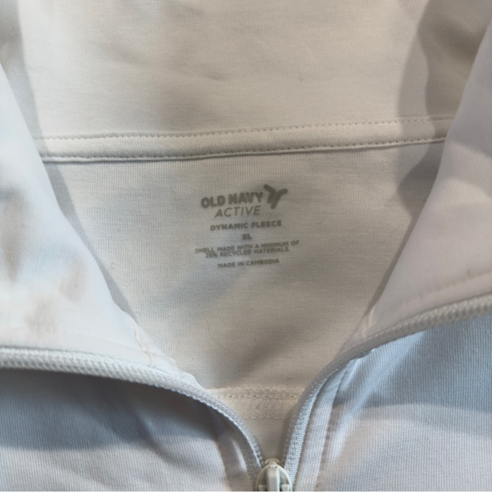 Old Navy Active White Fleece Pullover - Picture 4 of 5